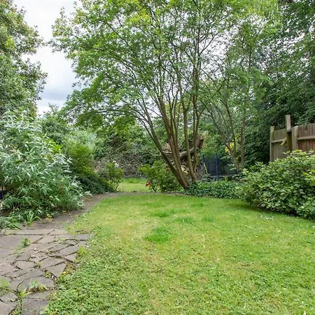 Apartment Cosy Bright & Large 4 Bedroom Flat With Parking Ealing