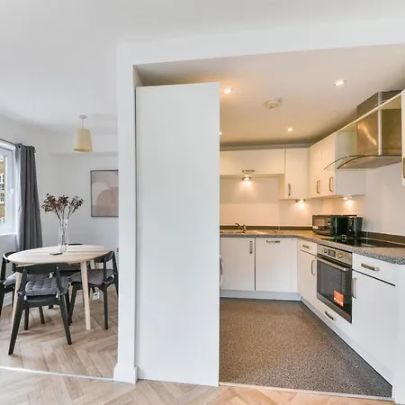 Apartment Amazing 2 Bedroom Flat In Canary Wharf London