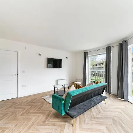 Apartment Amazing 2 Bedroom Flat In Canary Wharf London
