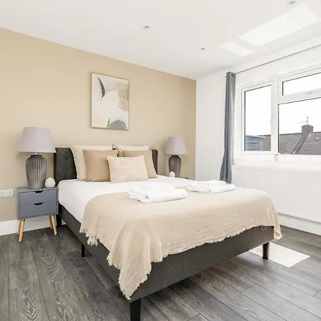 The Wembley Collection Apartment London