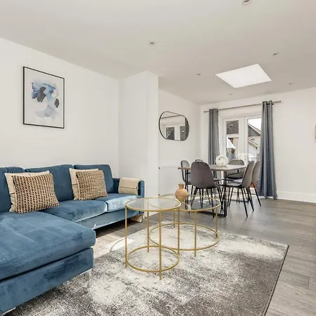 The Wembley Collection Apartment *