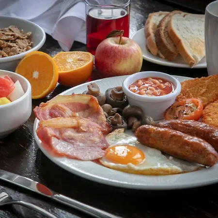 The Crown London, Worldhotels Distinctive Hotel 4*