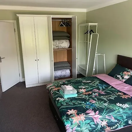 Apartamento Town Centre 3 Bed Flat - Sleep Up To 5 People, Close To London Underground