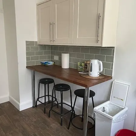 Apartamento Town Centre 3 Bed Flat - Sleep Up To 5 People, Close To London Underground *