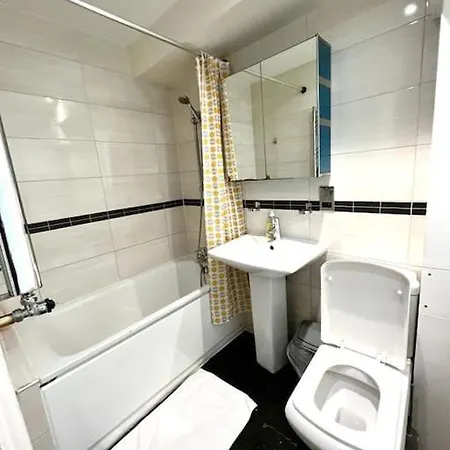 Comfortable Flat Near * Londyn