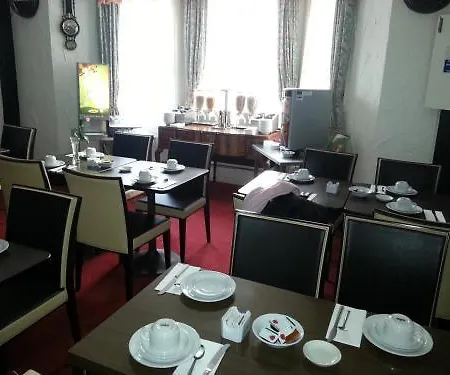 Hotel Manor 2*