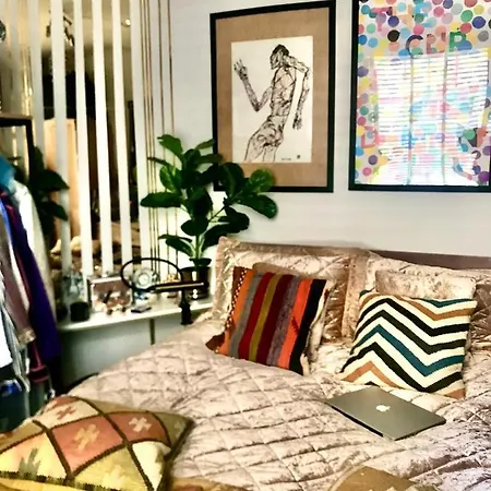 Georgian Boho Flat Central