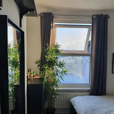 The Hide Away Modern Homestay Norwood