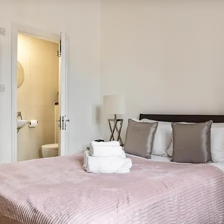 South Kensington Courtfield Gardens studio