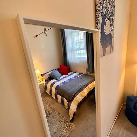 2 Amazing Double In Whitechapel