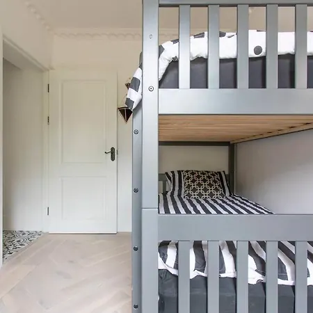 Apartment Cosy Bright & Large 4 Bedroom Flat With Parking Ealing
