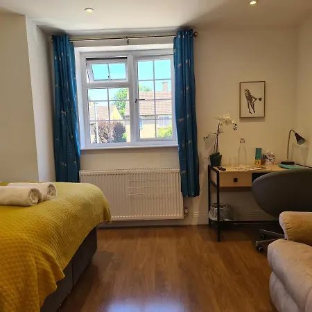 New - Family 2 Bedroom In Quiet Street Near Parks 107-3 1fl