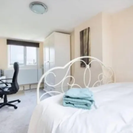 Apartman Wembley 2 Bed/2 Bath Modern Apt London