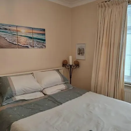 Wembley 2 Bed/2 Bath Modern Apt Apartman