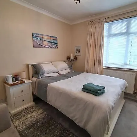 Wembley 2 Bed/2 Bath Modern Apt Apartman London