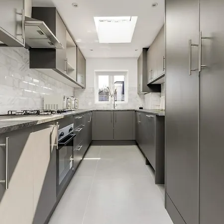 The Wembley Collection Apartment *