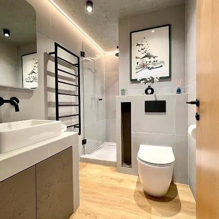 Stylish Urban Retreat West Ldn! Apartment