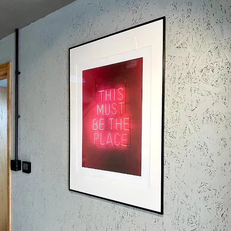 Apartment Stylish Urban Retreat West Ldn!