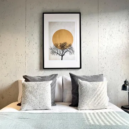 Apartment Stylish Urban Retreat West Ldn! *