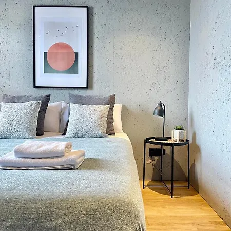 Apartment Stylish Urban Retreat West Ldn! *