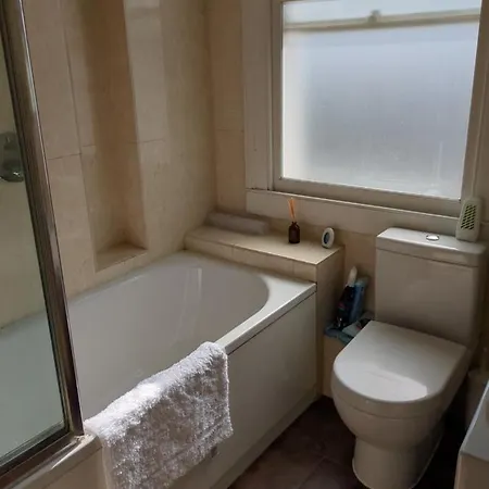 Homestay Coronation House *