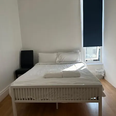Brick Lane Otel 2*