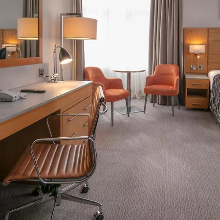 Hotel The Crown London, Worldhotels Distinctive