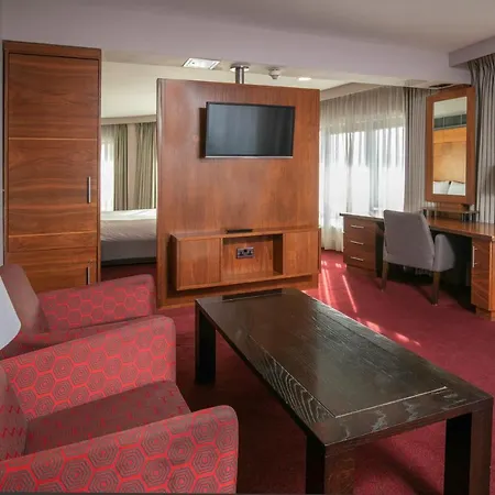 The Crown London, Worldhotels Distinctive Hotel