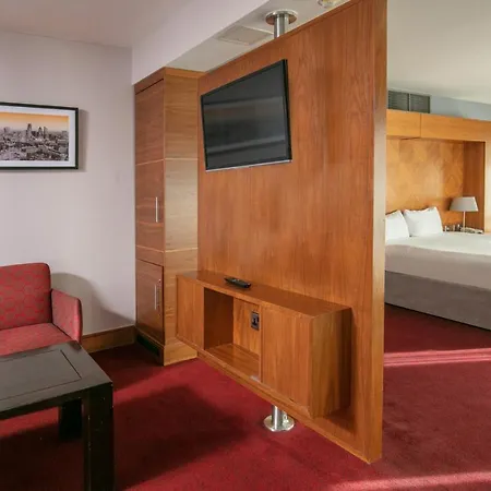 Hotel The Crown London, Worldhotels Distinctive 4*