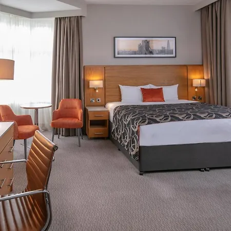 The Crown London, Worldhotels Distinctive 4*
