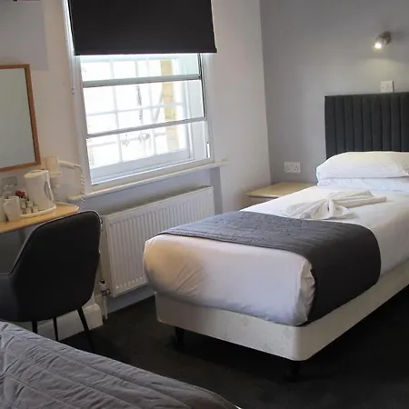 Hotel Alhambra 2*