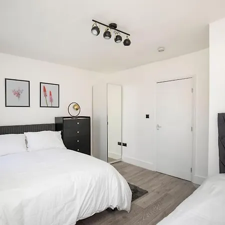Apartman Spacious Serenity In The Heart Of *