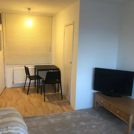 Apartment Dalrymple London