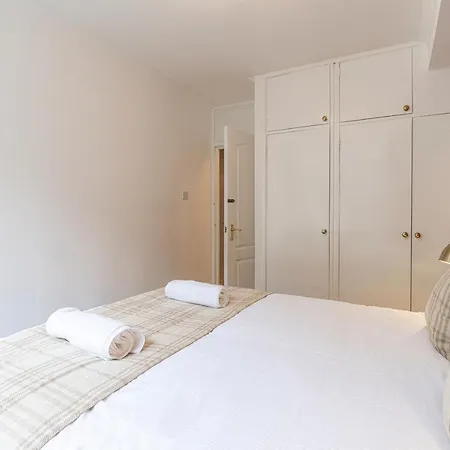 Lovely Near Hyde Park & Oxford St * Londra