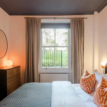 Lux And Spacious 4 Bedroom Camden アパート