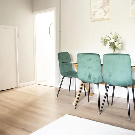 West London Hideaway - Free Parking! * Ealing