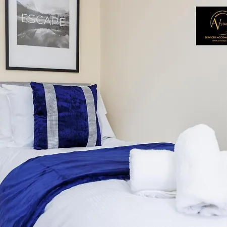 2 Bedroom House By Av Stays Short Lets Croydon With Free Wi-fi Сasa de vacaciones *