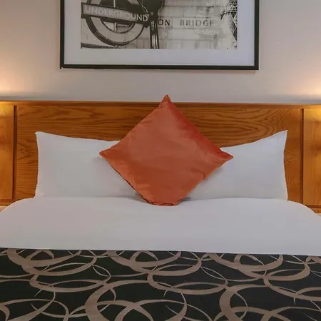 The Crown London, Worldhotels Distinctive Hotel