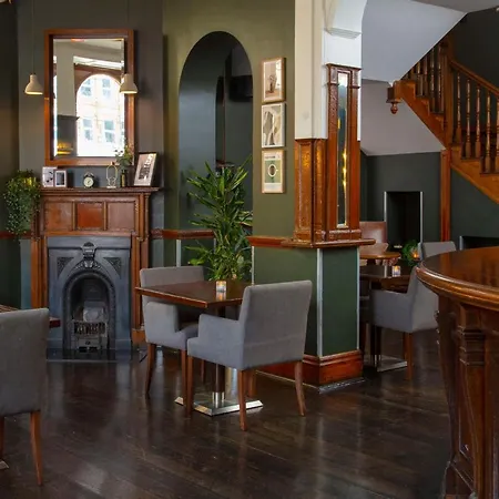 The Crown London, Worldhotels Distinctive