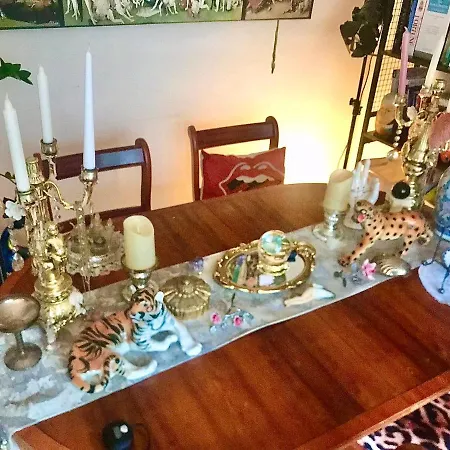 Apartment Georgian Boho Flat Central
