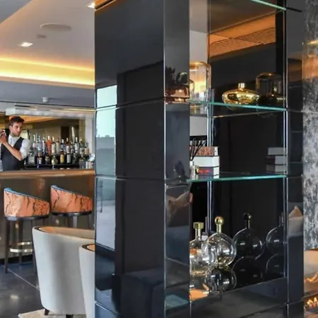 Appartement Riverside Luxury - Pool, Gym, Sauna, Cinema, Bowling Alley And More!
