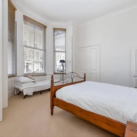 Lexham Gardens 2 Double Bed Garden Flat Apartment *