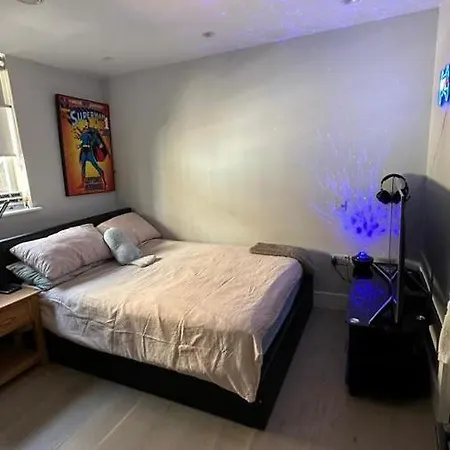 Heart Of Soho Two Bedroom Apartment *