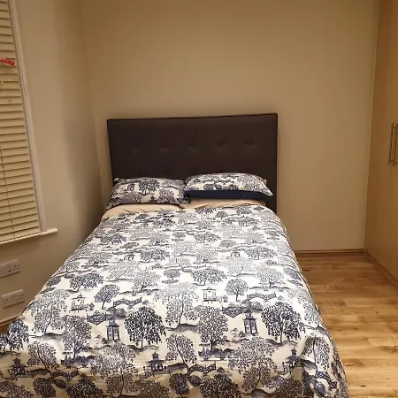 Apartment London Luxury 3 Bedroom Sleeps 8 With 3 Bathrooms 4 Mins Walk To Tube Free Parking
