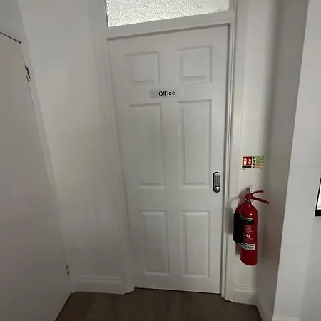 Modern & Spacious Terrace House * Friern Barnet