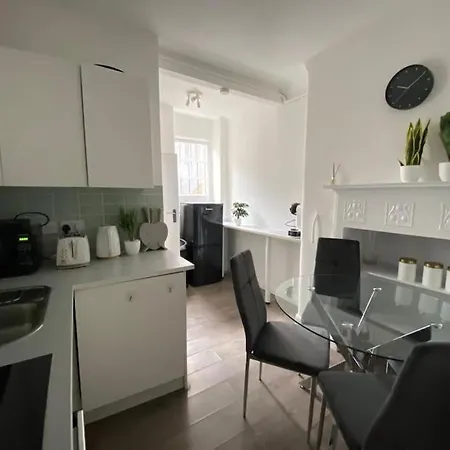 Central Chic Oasis ~ King's Cross Apartment *