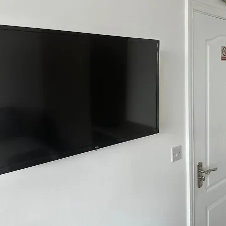 Sunny Modern, Private Apartment,15 Mins To London Hendon