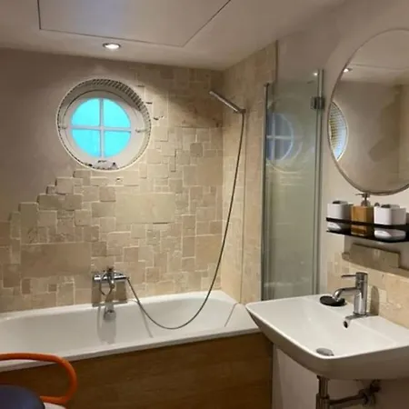 Artistic Spacious Flat In Brixton Apartment *