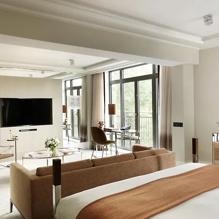 The Athenaeum & Residences 5*