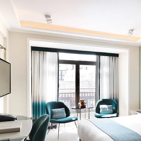 Otel The Athenaeum & Residences